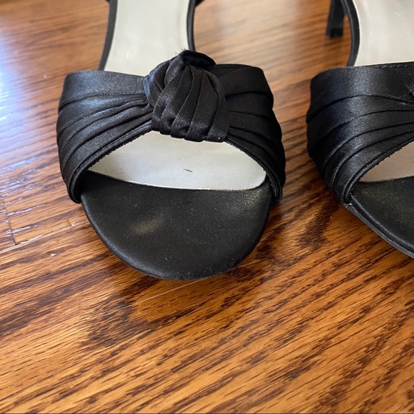 FIONI Black Knot Heels - Picture 2 of 4